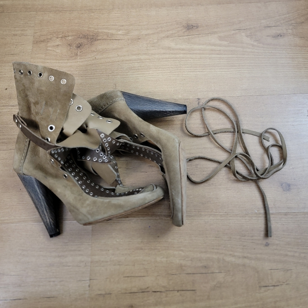 Isabel Marant Milla Bow Eyelet Ankle Boots - Picture 8 of 10